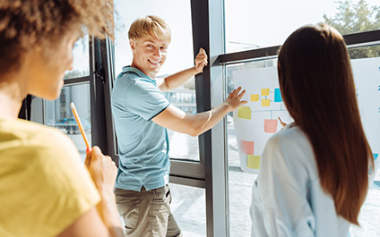 Key Considerations for Business Growth When Choosing the Right Sales Training Partner
